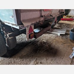 Kraftig landbrugsvogn med tip og lys - Skal vk